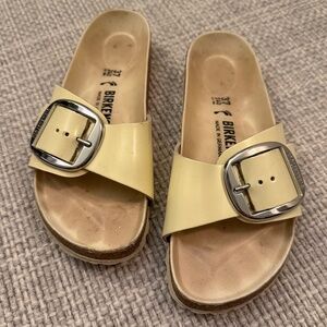 Birkenstock Milan big buckle sandal, size 37, pale yellow and silver